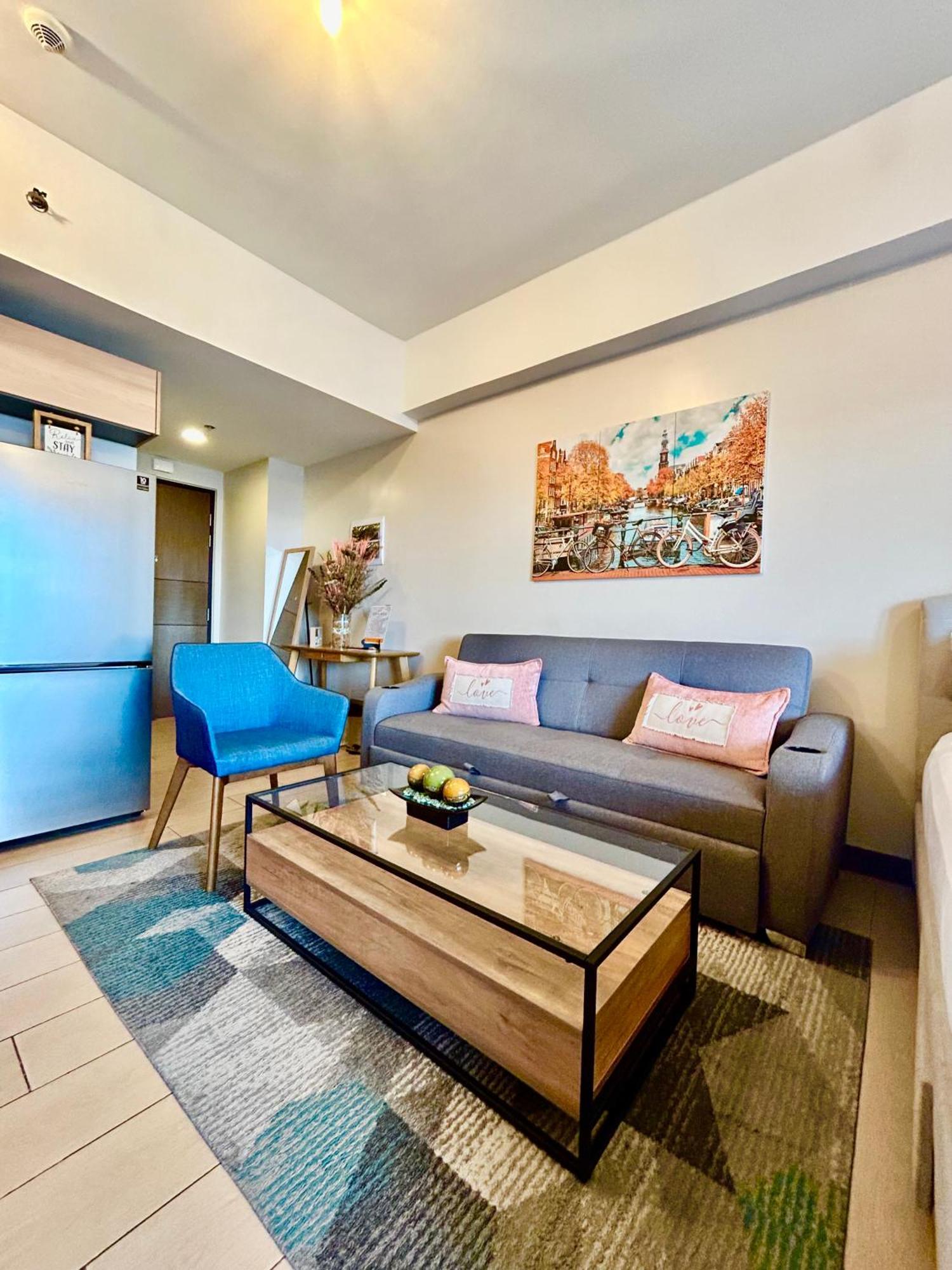 Luxury Bgc Condo In Taguig, Mckinley - Covered Parking And Wifi Free 따구익 외부 사진