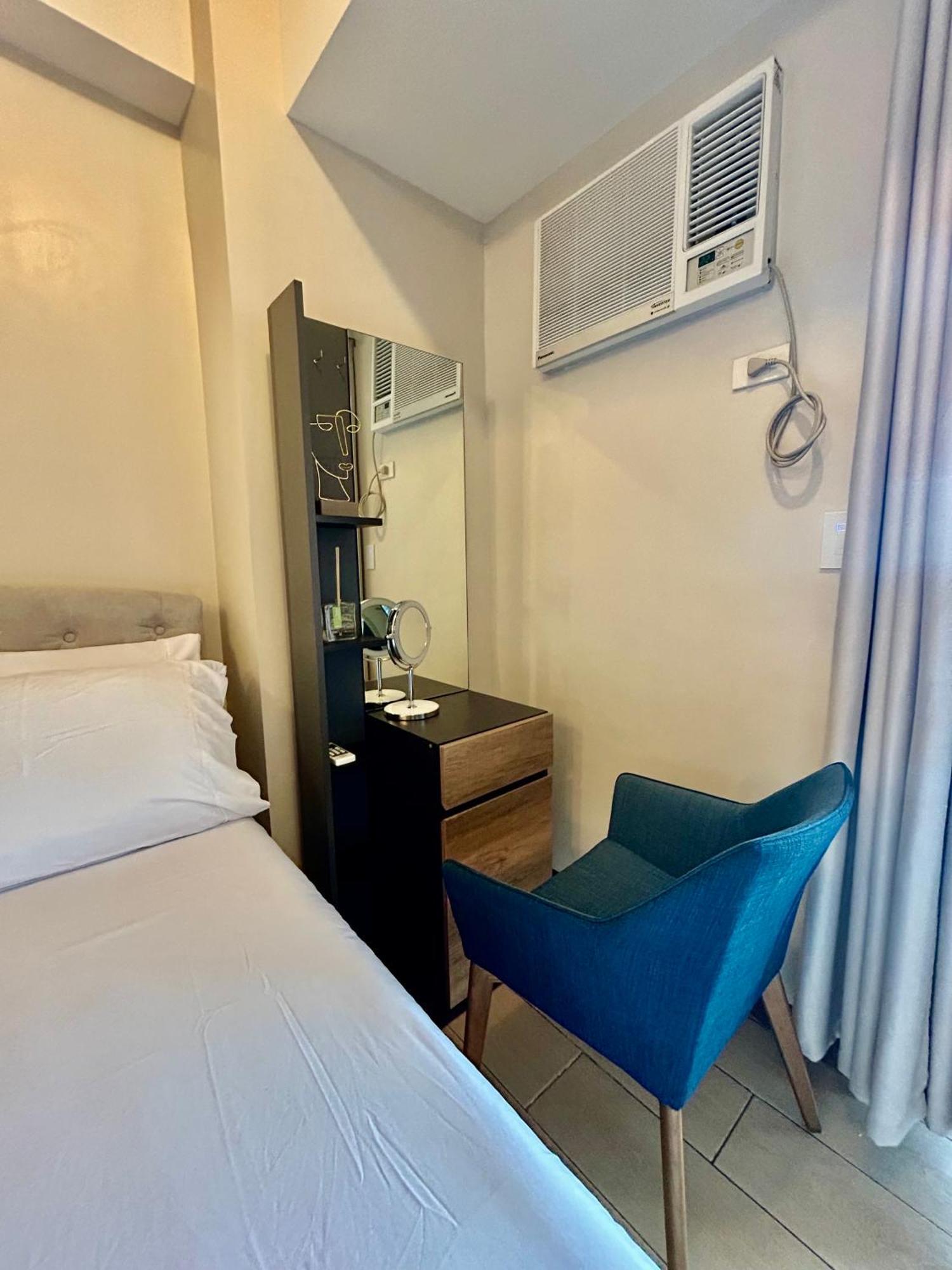Luxury Bgc Condo In Taguig, Mckinley - Covered Parking And Wifi Free 따구익 외부 사진