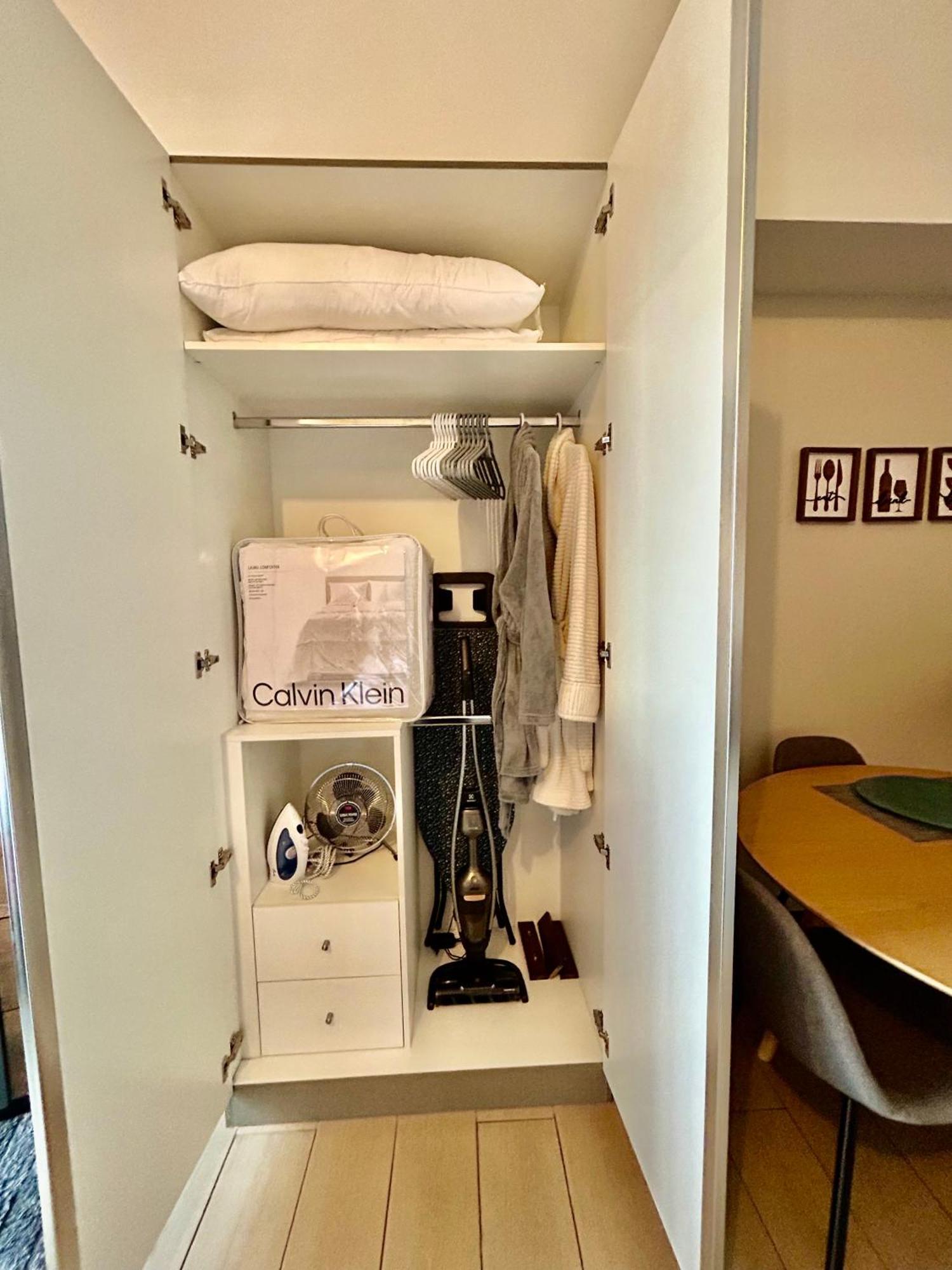 Luxury Bgc Condo In Taguig, Mckinley - Covered Parking And Wifi Free 따구익 외부 사진